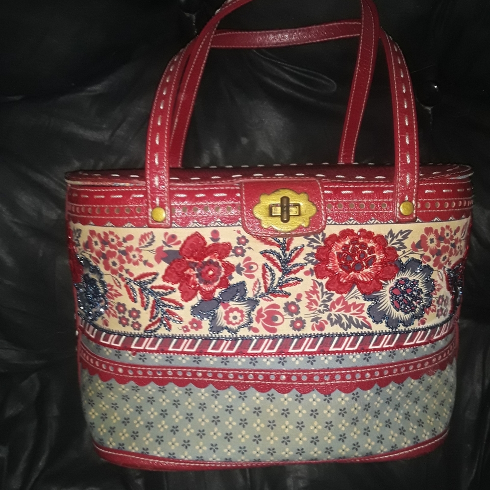 Vintage Isabella Fiore Embellishd FlowerBasket bag